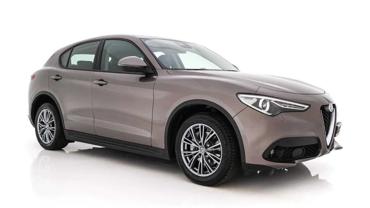 Alfa Romeo Stelvio (2018) — foto 1