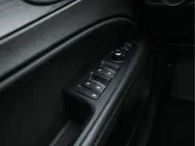 Alfa Romeo Stelvio (2018) thumbnail 24