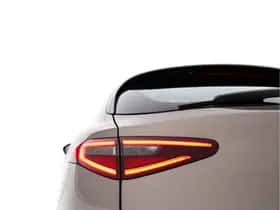 Alfa Romeo Stelvio (2018) thumbnail 27
