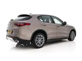 Alfa Romeo Stelvio (2018) thumbnail 6