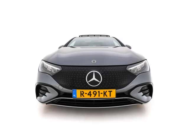 Mercedes-Benz EQE (2022) thumbnail 3