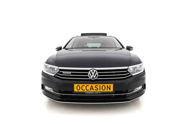 Volkswagen Passat (2017) thumbnail 3