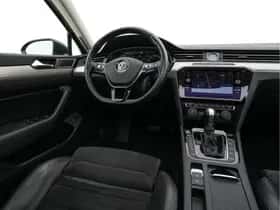 Volkswagen Passat (2017) thumbnail 9