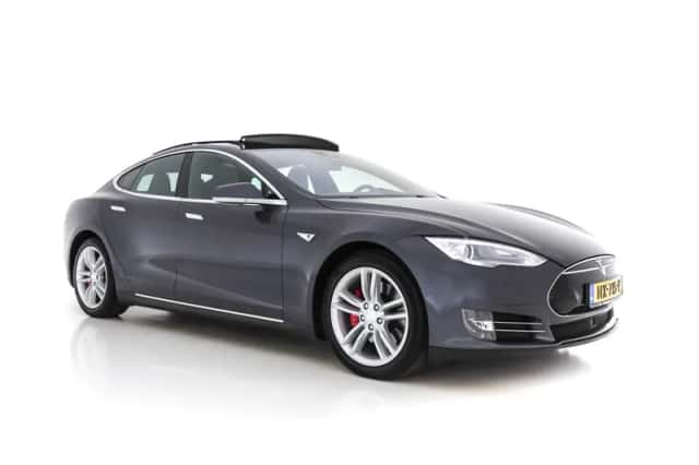 Tesla Model S (2016)