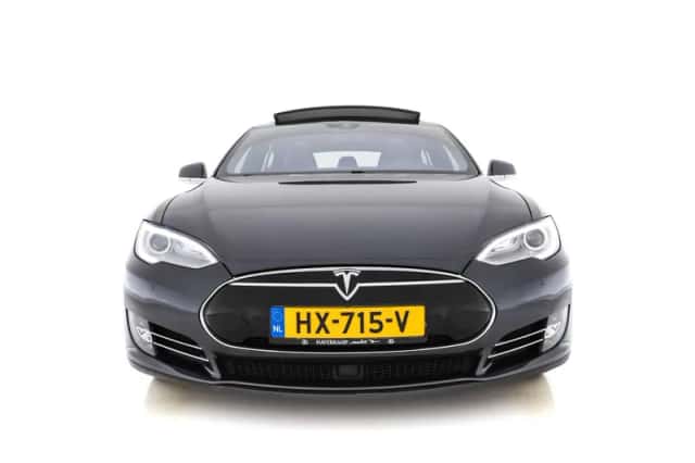 Tesla Model S (2016) thumbnail 3