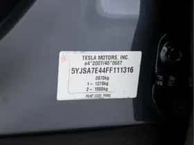 Tesla Model S (2016) thumbnail 33