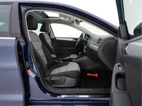 Volkswagen Jetta (2013) thumbnail 12