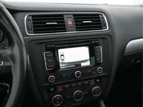 Volkswagen Jetta (2013) thumbnail 16