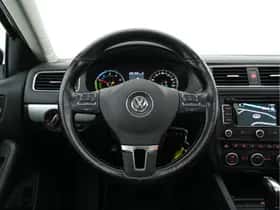 Volkswagen Jetta (2013) thumbnail 18