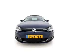 Volkswagen Jetta (2013) thumbnail 3