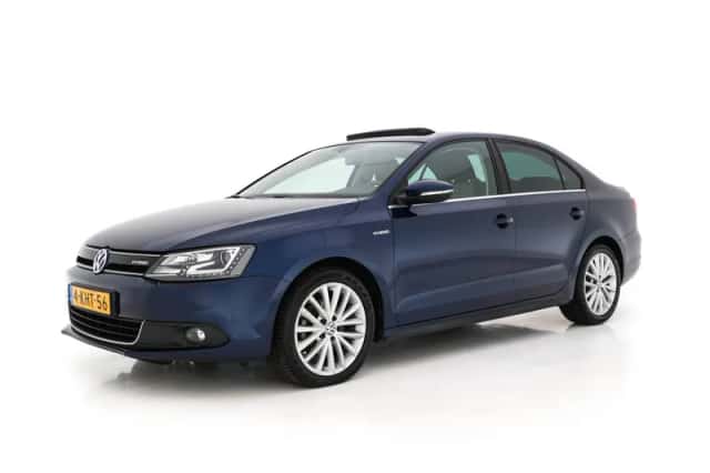 Volkswagen Jetta (2013) thumbnail 4