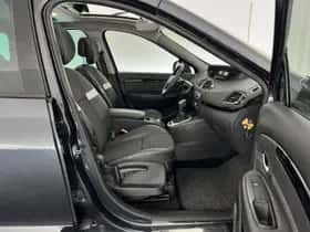 Renault Scénic (2011) thumbnail 13