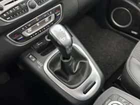 Renault Scénic (2011) thumbnail 16