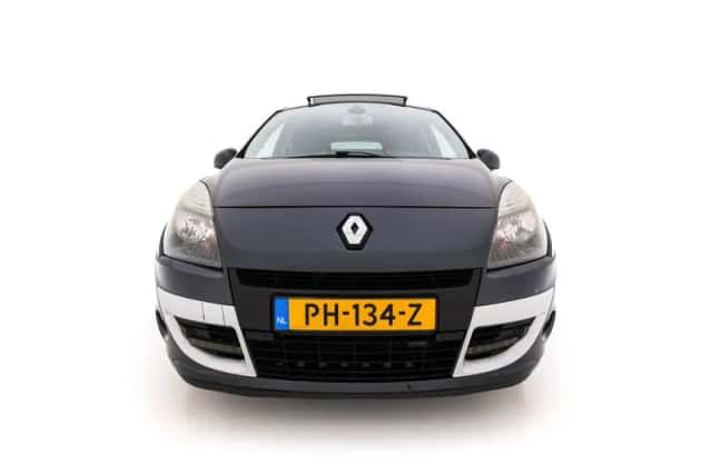 Renault Scénic (2011) thumbnail 3