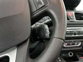 Renault Scénic (2011) thumbnail 22