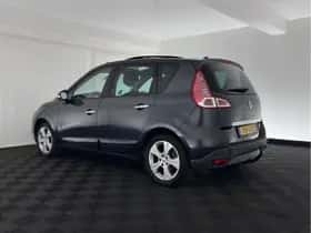 Renault Scénic (2011) thumbnail 5