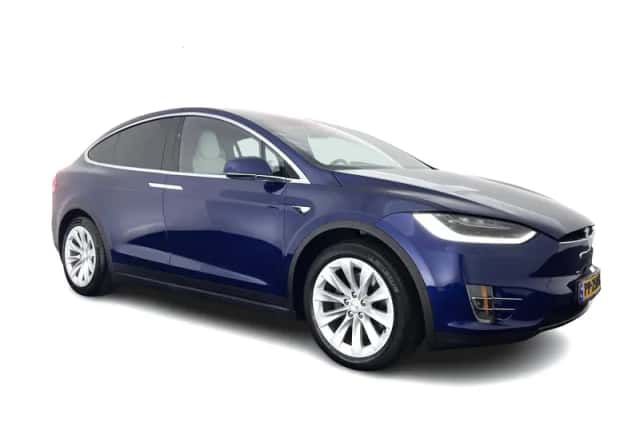 Tesla Model X (2017) thumbnail 1