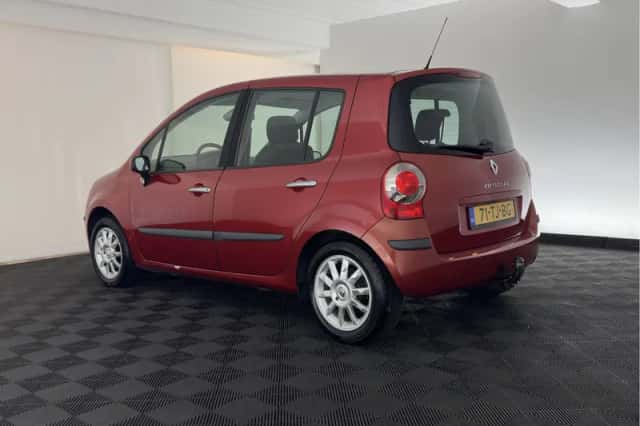 Renault Modus (2006) thumbnail 5