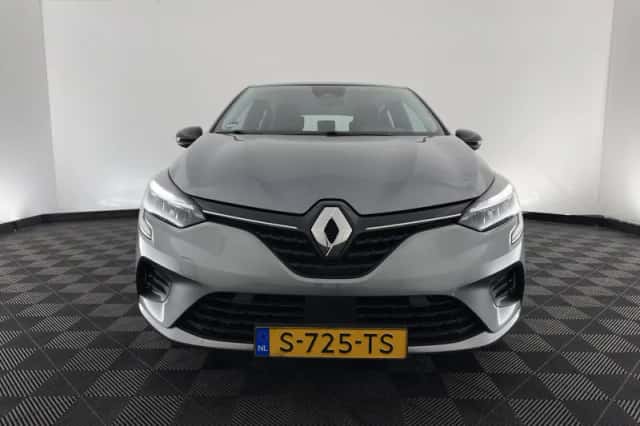 Renault Clio (2023) thumbnail 3