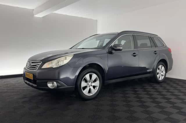 Subaru Outback (2010) thumbnail 4
