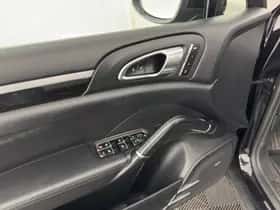 Porsche Cayenne (2013) thumbnail 23