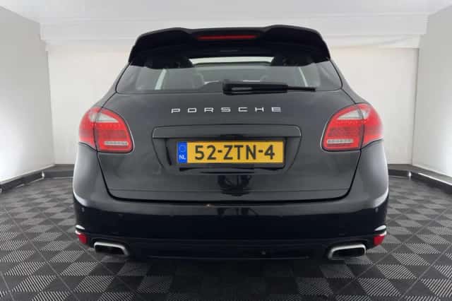 Porsche Cayenne (2013) thumbnail 6