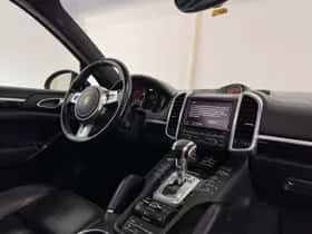 Porsche Cayenne (2013) thumbnail 9