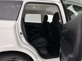 Mitsubishi Outlander (2021) thumbnail 12