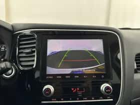 Mitsubishi Outlander (2021) thumbnail 16
