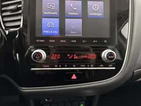 Mitsubishi Outlander (2021) thumbnail 17