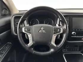 Mitsubishi Outlander (2021) thumbnail 19