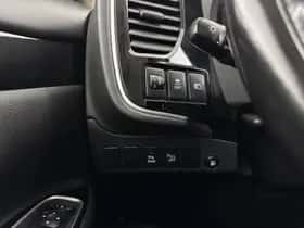 Mitsubishi Outlander (2021) thumbnail 21
