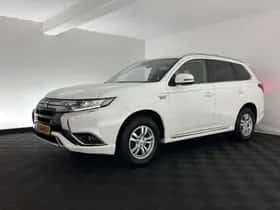 Mitsubishi Outlander (2021) thumbnail 4