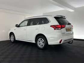 Mitsubishi Outlander (2021) thumbnail 5