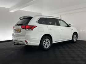 Mitsubishi Outlander (2021) thumbnail 7