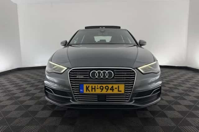 Audi A3 (2015) thumbnail 3