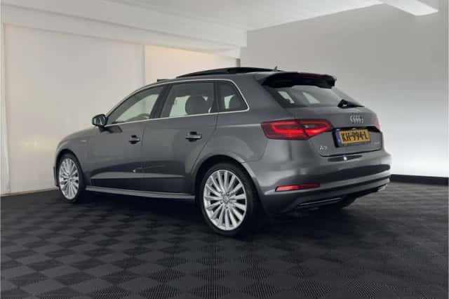 Audi A3 (2015) thumbnail 5