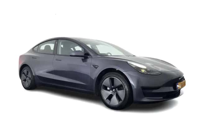 Tesla Model 3 (2023) thumbnail 1