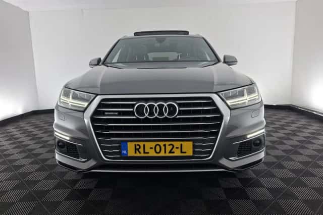 Audi Q7 (2016) thumbnail 2