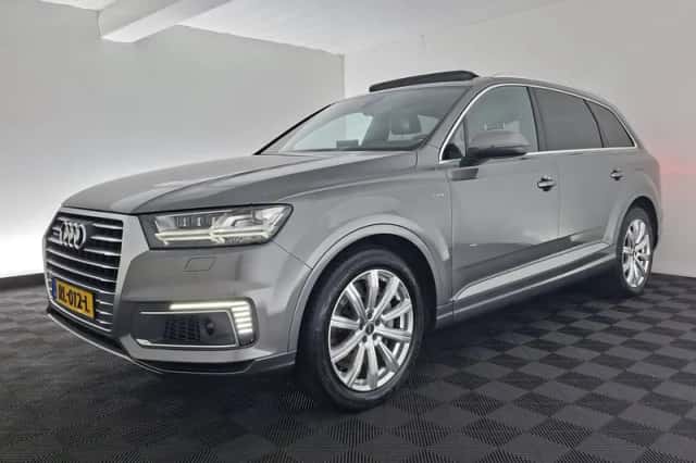 Audi Q7 (2016) thumbnail 3