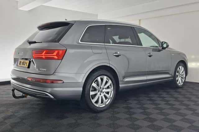 Audi Q7 (2016) thumbnail 6