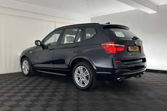 BMW X3 (2012) thumbnail 5