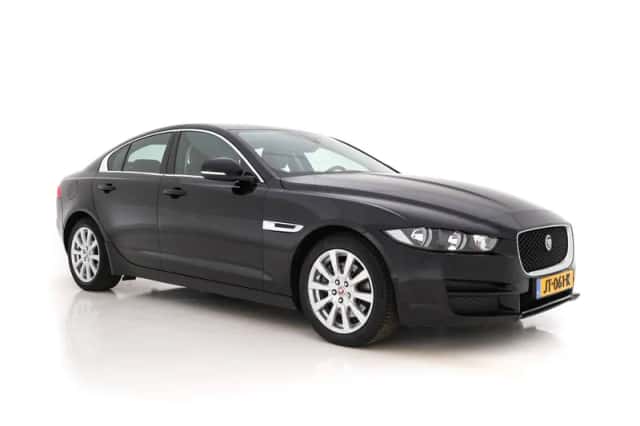Jaguar XE (2016)