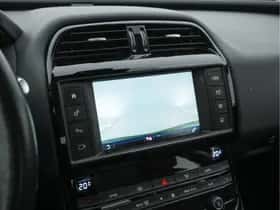 Jaguar XE thumbnail 16