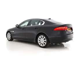 Jaguar XE thumbnail 5