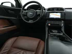 Jaguar XE thumbnail 8
