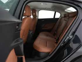 Jaguar XE thumbnail 10