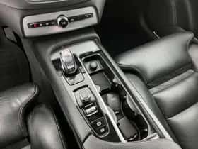 Volvo XC90 (2015) thumbnail 17