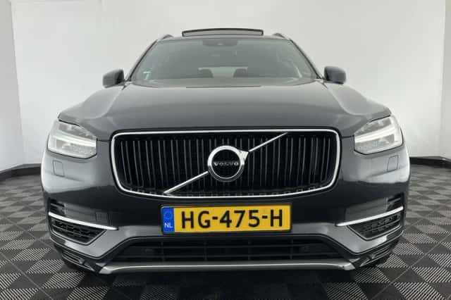 Volvo XC90 (2015) thumbnail 3