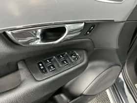 Volvo XC90 (2015) thumbnail 25
